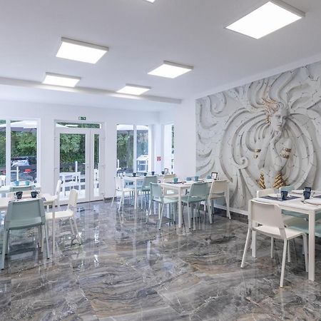 Panzio 81 Bed & Breakfast Hajduszoboszlo Luaran gambar